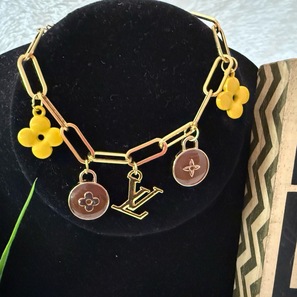 🎉HP🎉Louis Vuitton Charm Bracelet